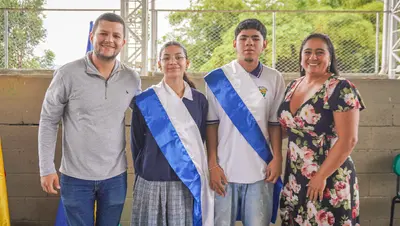 Nuevos líderes estudiantiles asumen cargos en la Institución Educativa Nuestra Señora del Pilar