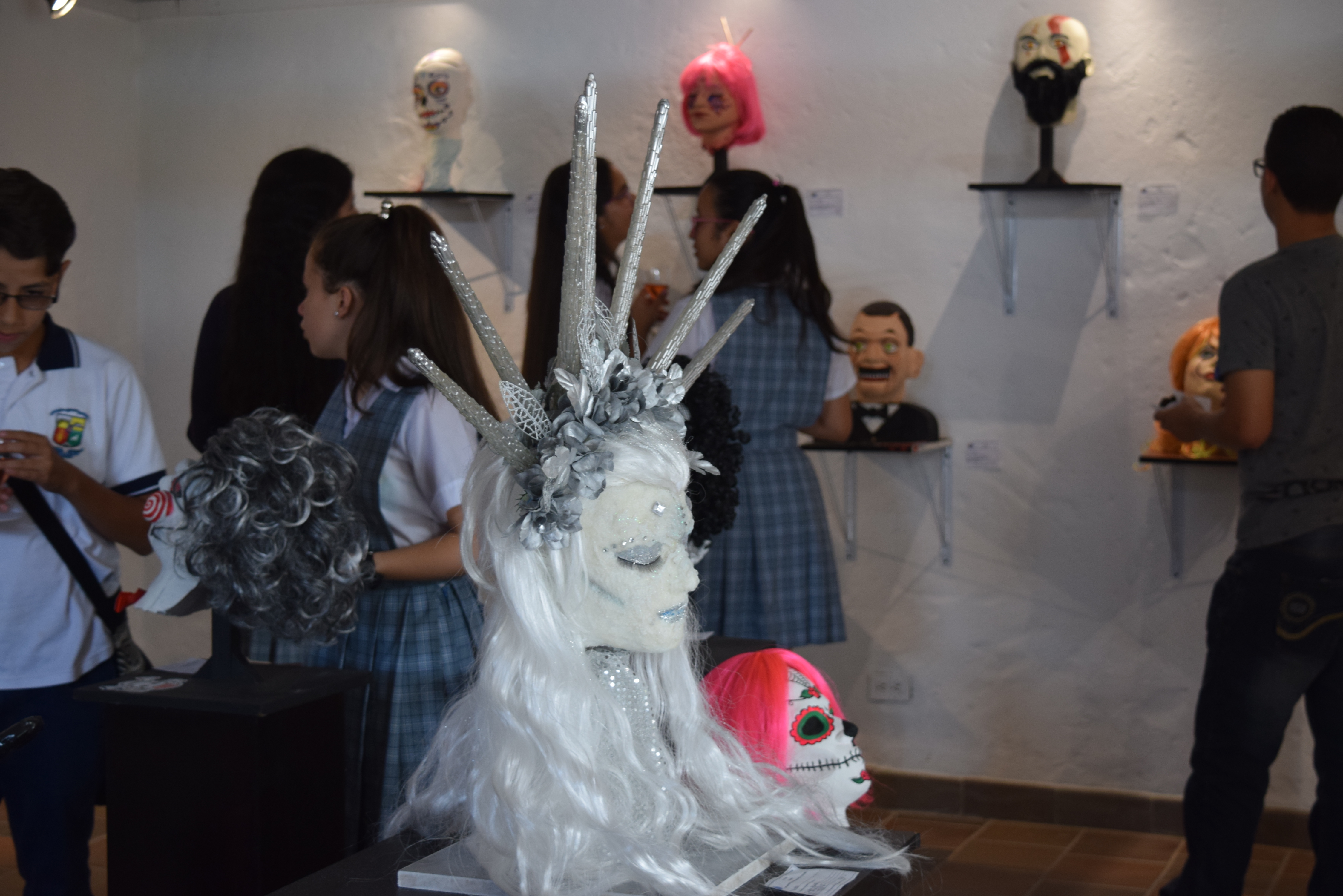 Museo histórico da apertura a la exposición de artes de los 50 años de Institución Educativa Nuestra señora del  Pilar.