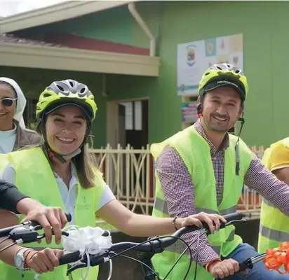 Guatapé recibe 120 bicicletas como ganador del programa En Mi Bici a La Escuela de la Gobernación de Antioquia