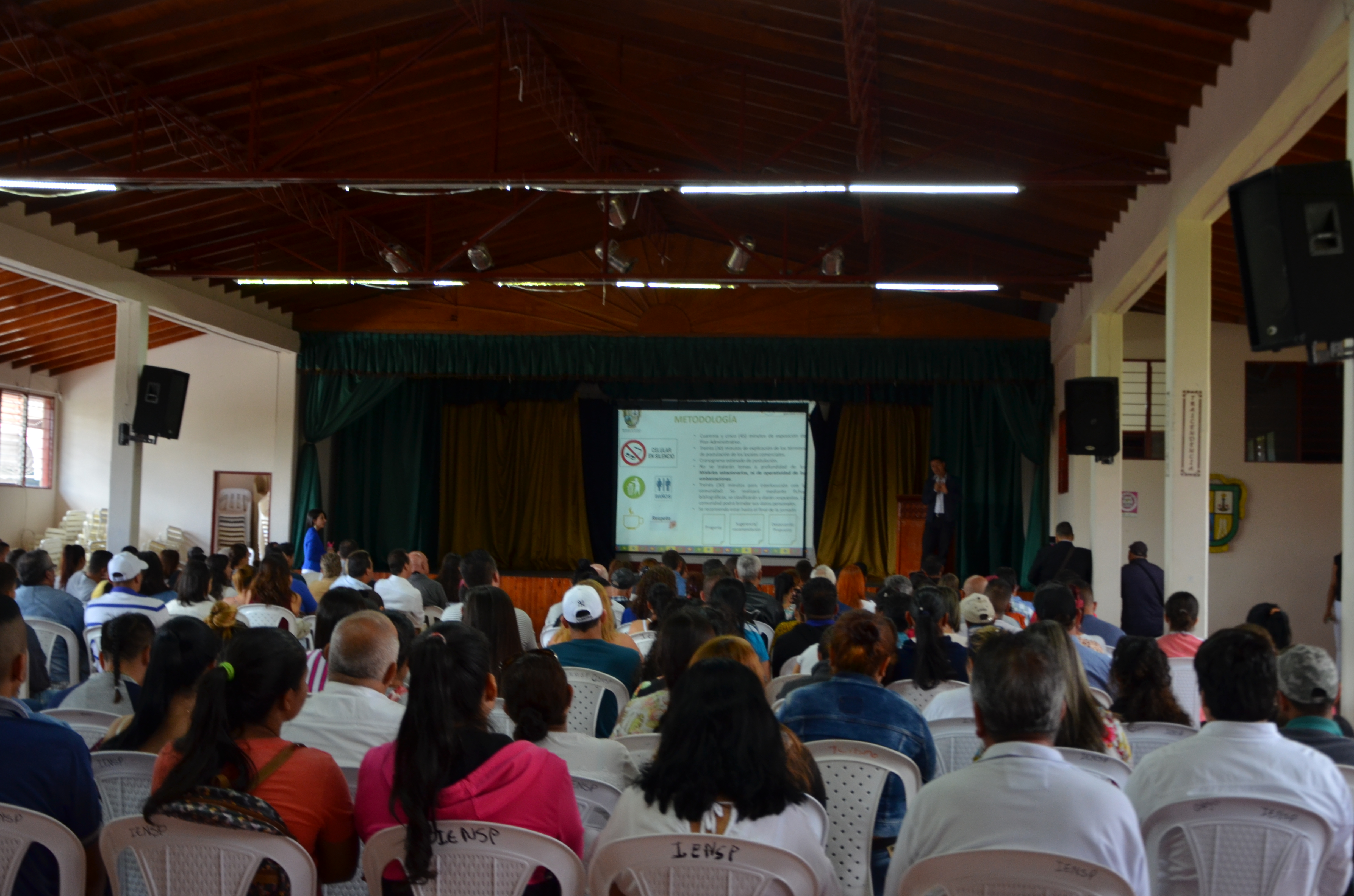 Comunidad guatapense conoció de primera mano el Plan Administrativo del Proyecto Malecón.